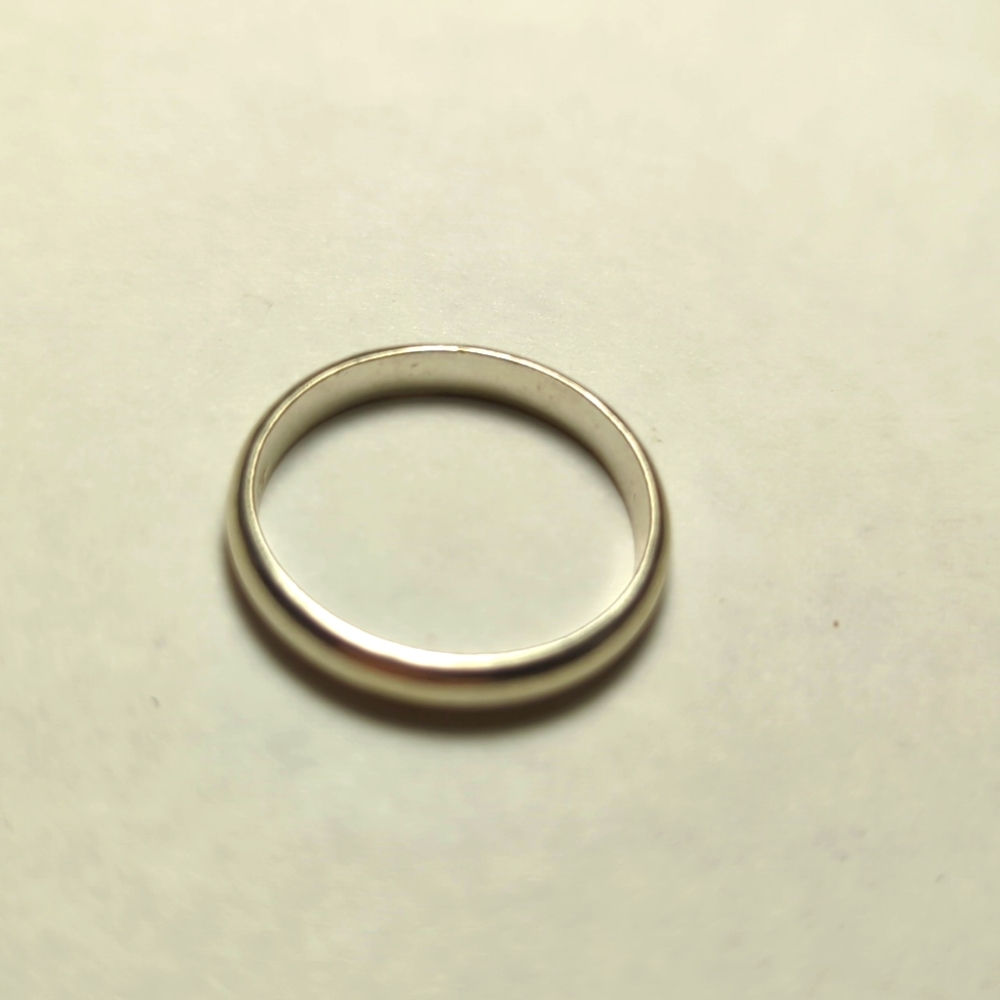 Simple sterling silver band .925 size 9.5